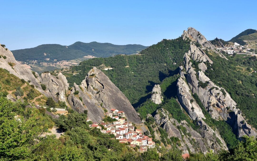 Le Vette Lucane: Una Scoperta della Natura e della Cucina Tradizionale in Basilicata